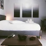 Gk Suites-constantin View , Auto Check-in 24h Apartment
