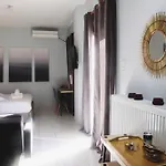 Gk Suites-constantin View , Auto Check-in 24h * Larissa