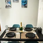 Gk Suites-constantin View , Auto Check-in 24h Apartamento *