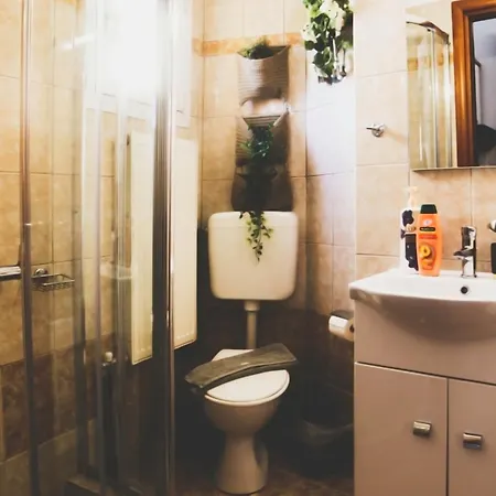 Gk Suites-constantin View , Auto Check-in 24h Apartment