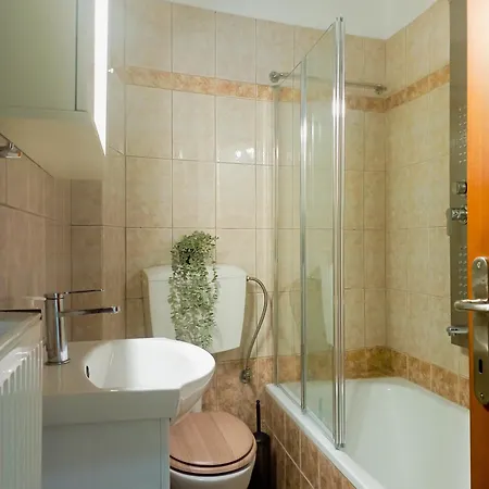 Apartment Gk Suites-constantin View , Auto Check-in 24h *