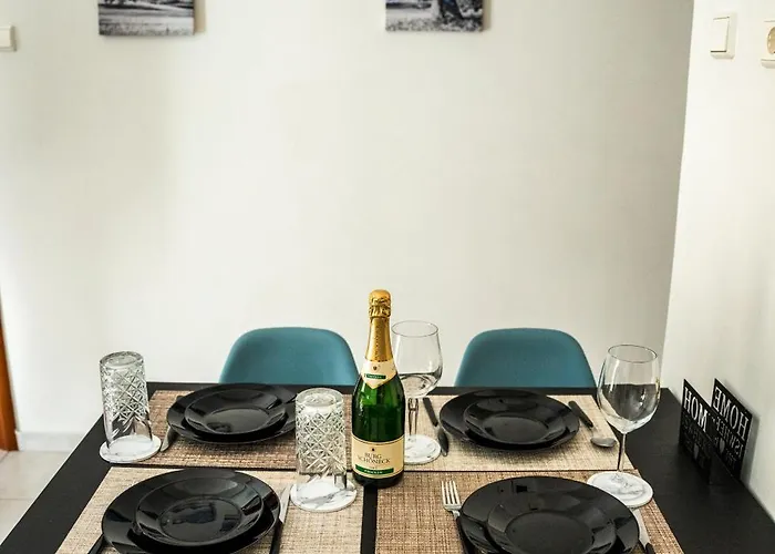 Gk Suites-constantin View , Auto Check-in 24h Апартаменты *