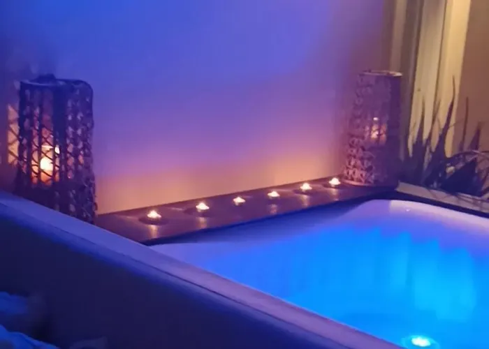 Апартаменты Gk Suites-constantin View , Auto Check-in 24h *